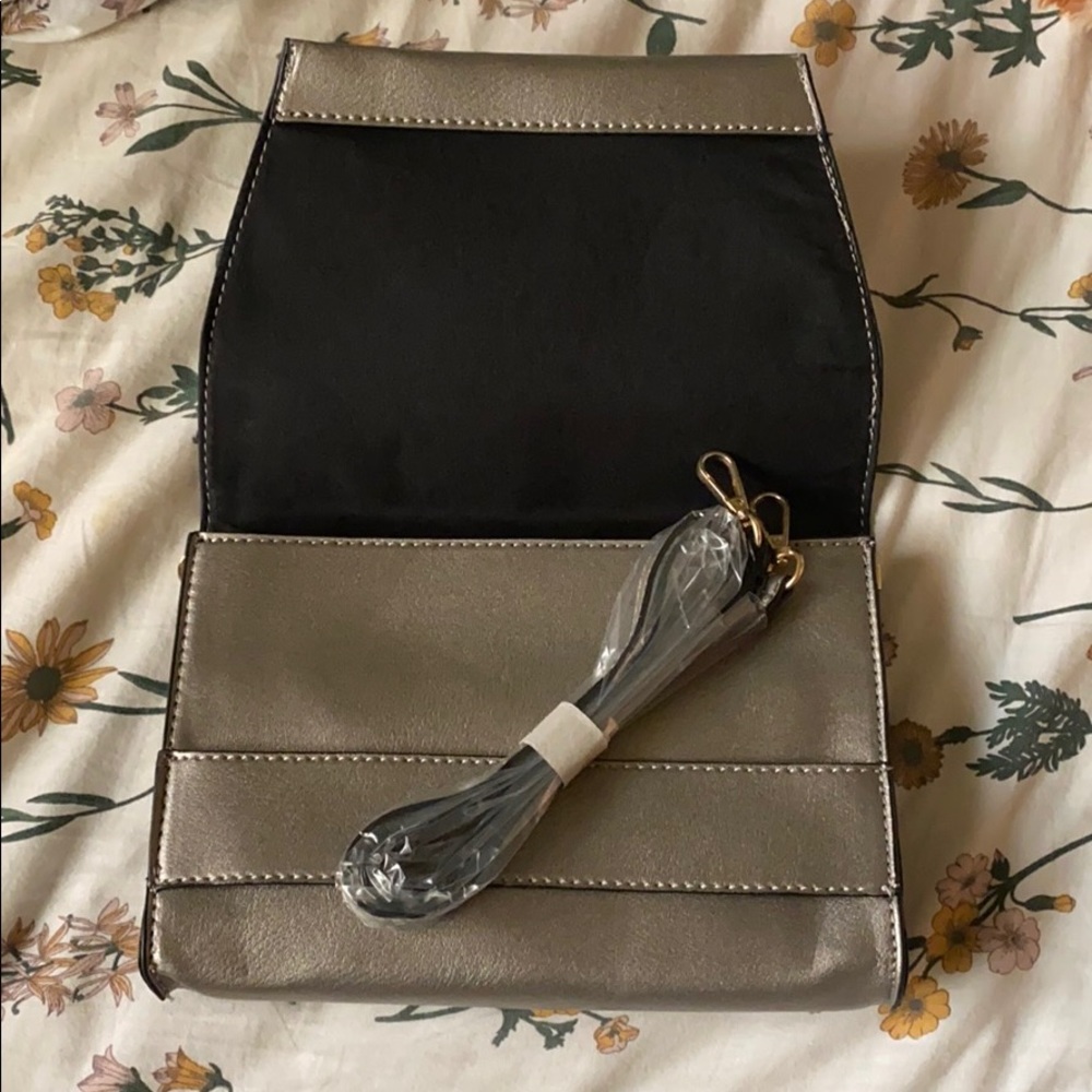 Purse - Picture 2 of 2